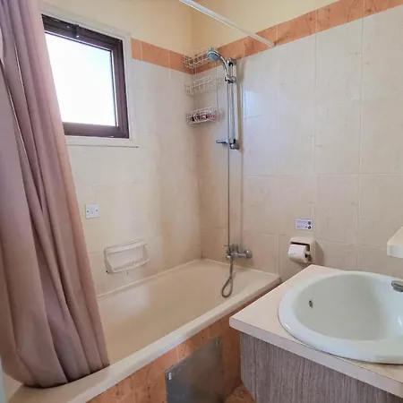 Comfy In A Shared Near Salt Lake With Internet And Netflix Apartmán *