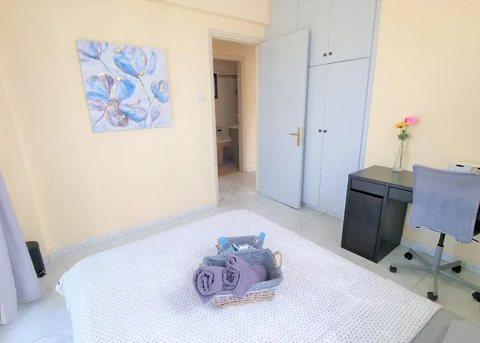 Comfy In A Shared Near Salt Lake With Internet And Netflix Larnaca