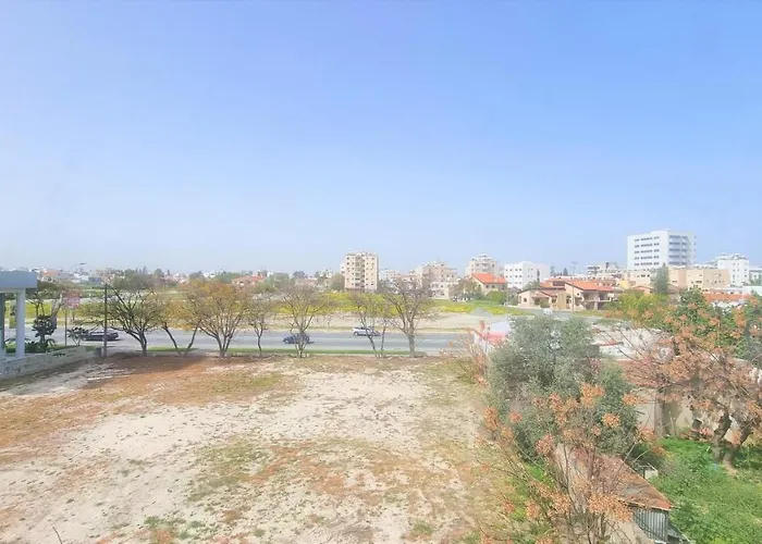 Comfy In A Shared Near Salt Lake With Internet And Netflix