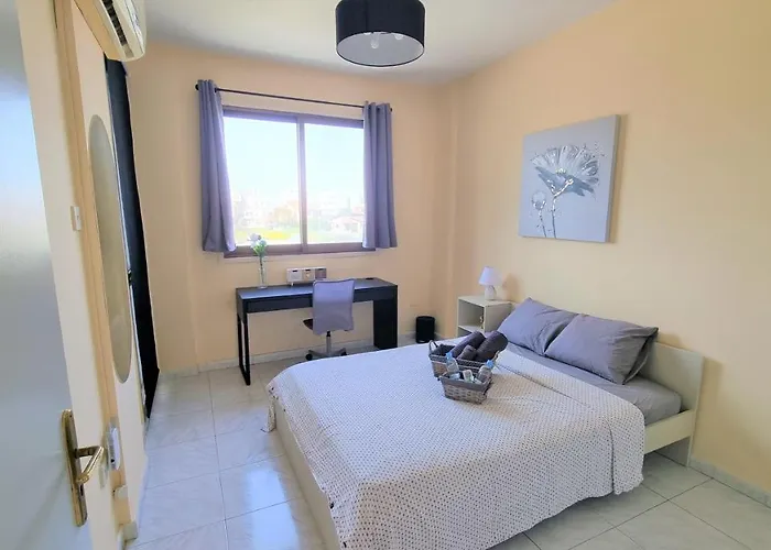 Comfy In A Shared Near Salt Lake With Internet And Netflix Larnaca